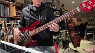 Video thumbnail for Ernie Ball Music Man Stingray 4H 30th anniversary 2006 by expiredtree