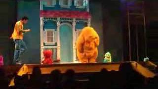 Download lagu Bear and the Big Blue House mp3