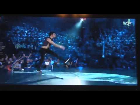 Red Bull BC One 2011 MOSCOW.  SEMI-FINAL LIL G (VEN) VS MORRIS (USA)