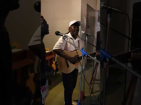 download lagu mp3 mp4 Luis Lau, download lagu Luis Lau gratis, unduh video klip Luis Lau