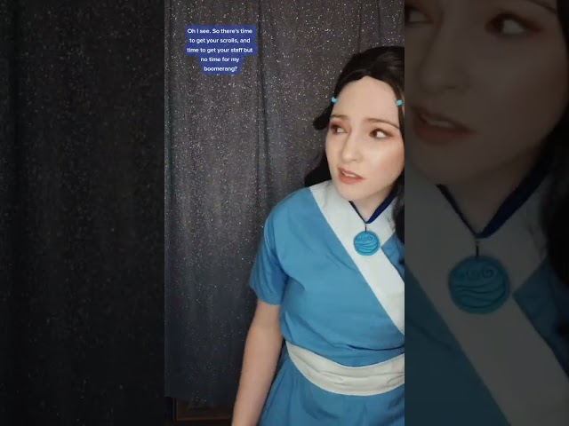 Vídeo relacionado con Mujer Avatar Aang: The Last Airbender Sokka and Boomerang Portrait Camiseta Cuello V