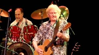 LIVE - The Strawbs perform Hero And Heroine