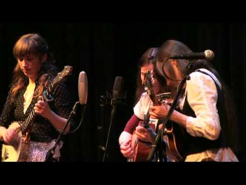 CALLIOPE : Tashina Clarridge, Emily Mann, and Amy performing at The Freight + Salvage