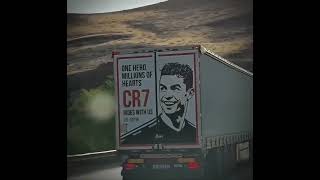 Ghét bởi hàng triệu người, yêu bởi hàng tỷ người