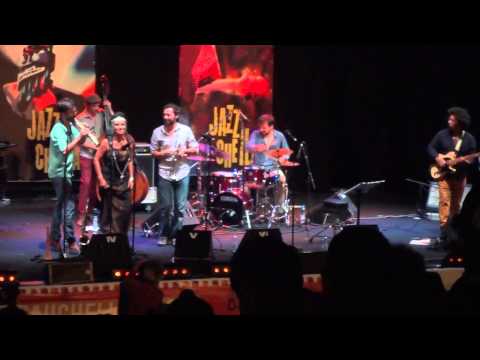 TARAGALTE - Oum live (Festival Jazz au Chellah 11/09/2013)