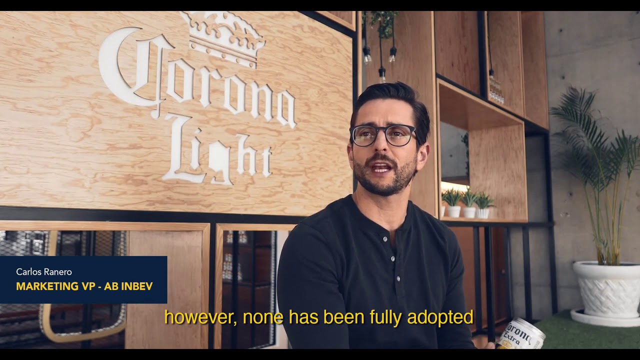 Lucha contra el plástico: Corona lanza sus latas 'enroscables'