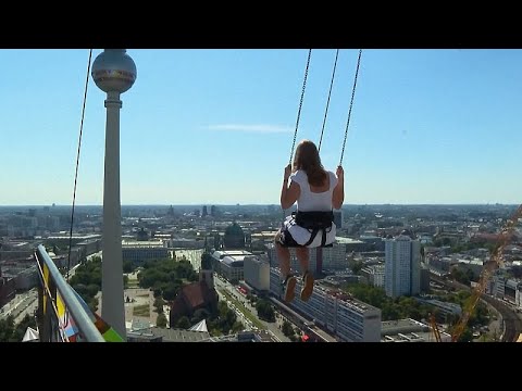 High Swing: Berlin eröffnet Europas höchste Schaukel - nur für Schwindelfreie
