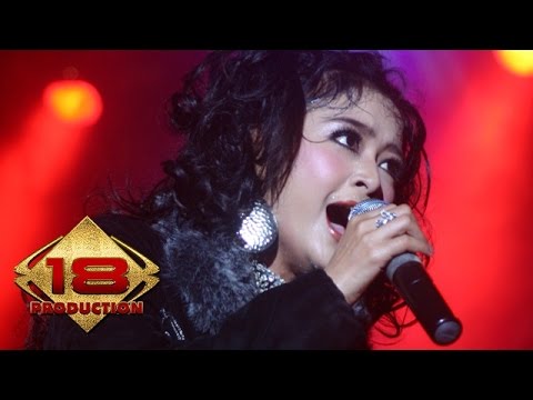 Uut Permatasari | Yang GAk Kuat JAngan Nonton!! (Live Konser Banyuwangi 2006)