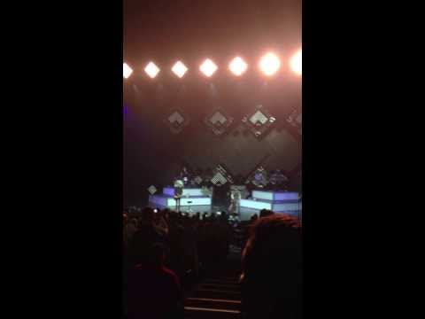 Ryan from One Republic being "iced" by Sara Bareilles