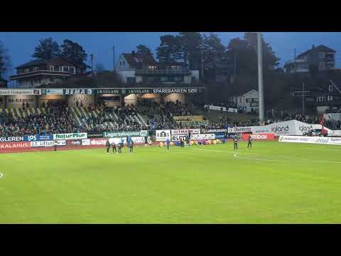 Jerv - Strømsgodset 1-0 spillere og Svaberget feirer seieren 03.04.2022