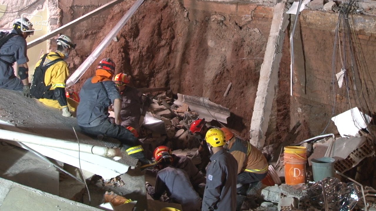 Igreja desmorona e deixa sete feridos em Diadema; veja vídeo
