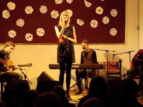 Joy Dunlop LIVE - Puirt à beul Earraghàidhealach