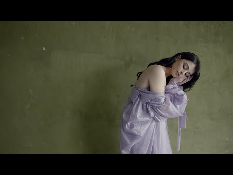 Maritta Hallani - Eza Feek Tensa (Official Music Video) | ماريتا الحلاني - إذا فيك تنسى