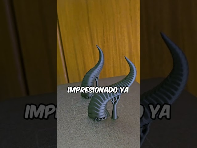 Vídeo relacionado con Doyomtoy Modelo de dragón de doble cuerno, alas multiarticulado, réplica realista de dragón impreso en 3D, dragón de doble cuerno, juguete para niños