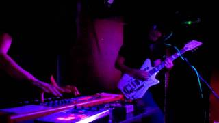 Moon Duo, "Goners", Live at The Captains Rest, Glasgow, 14th May 2011