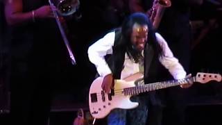 Verdine White Bass Solo at Earth, Wind & Fire Hollywood Concert