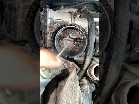 How to clean rusted throttle body #shortvideo