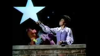 Classic Sesame Street - Susan Sings &quot;Swing On a Star&quot;
