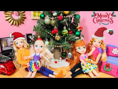 Christmas 2023! Elsa and Anna toddlers - house decorating! Christmas tree!