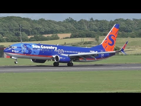 Sun Country Boeing 737-800 Landing at Prestwick Airport