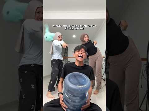 🤣 ADAM PRANK MEREKA❗SAMPE DIPUKUL BANTAL #syifdam #fypシ゚viral #shortviral #hiburansegar #funny #lucu