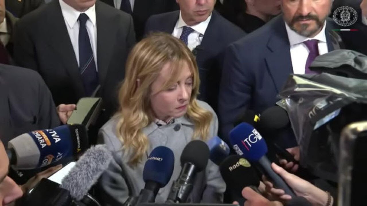 Parole di Trump su Papa, Meloni: Dichiarazioni inaccettabili, solidarietà al Pontefice