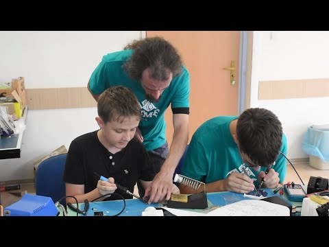 Podporte projekt LSTME.sk, ktorý deťom približuje svet technológii
