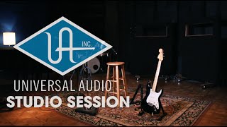 Video thumbnail for Universal Audio Studio Session: Fender 55 Tweed Deluxe Plug-In by zZounds