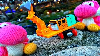 OLIVER THE EXCAVATOR - Thomas The Tank Engine &amp; Friends - Character Fridays - Toy Train Railway