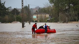 Fransa'nın batısında sel: 2 ölü, 81 bölgede alarm
