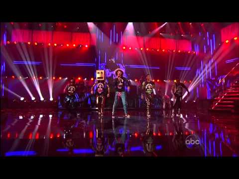 LMFAO & Halloween House on AMA 2011 (American Music Awards)