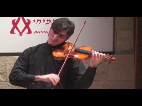 Xavier Inchausti en la semifinal del Concurso de Violín Buenos Aires 2010 / Violin Competition