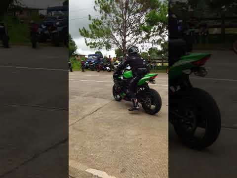 Ninja ZX25R 4 Cylinder Screaming!! 🔥😮