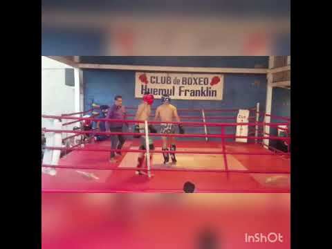 Pelea de kickboxing amateur 63 Kg