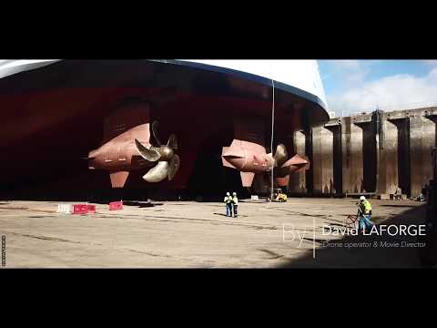Symphony Of The Seas in dry dock - The workers