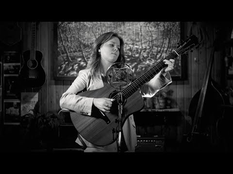 WORMHOLE - KATIE SPENCER - A CAFE No.9 LIVE SESSION