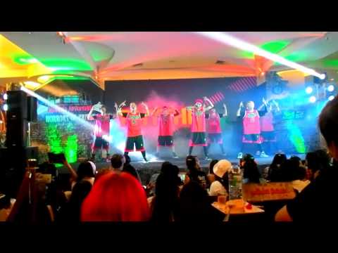 31102015 i'AM cover iKON @Ripley's