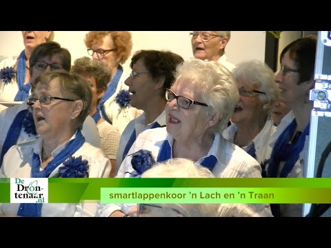 ’n Lach en ’n Traan neemt afscheid van dirigente tijdens kerstconcert ’n Lach en ’n Traan neemt afscheid van dirigente tijdens kerstconcert