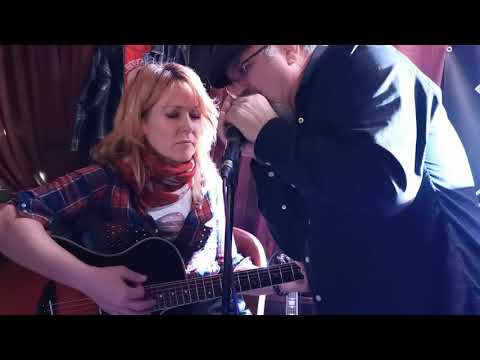 Romana Orešnik feat. Buna, Guess who, 27.12.2019