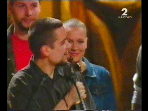 Hey odbiera nagrodę w kategorii Album Roku - Rock na gali Fryderyki (2001 rok)