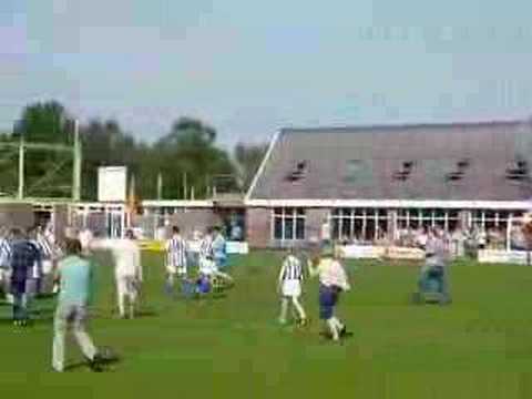 Hatto Heim kampioen! Ontlading na het laatste fluitsignaal.