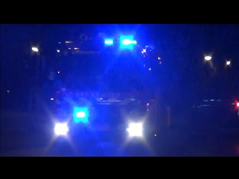 Brandweer Krommenie 118037 en OVD 110291 met spoed naar een gaslucht in Krommenie