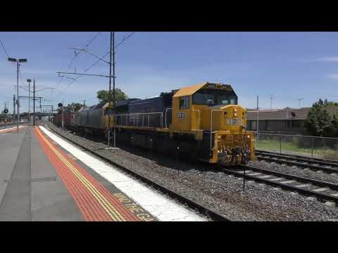 XR552 G531 on Freight at Middle Footscray