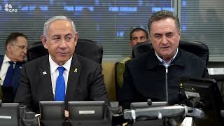 ראש הממשלה נתניהו בבור חיל האוויר במהלך התקיפה בתימן: ״נתמיד בגדיעת זרוע הטרור של ציר הרשע האיראני״ (עדכוני משרד ראש הממשלה) - התמונה מוצגת ישירות מתוך אתר האינטרנט יוטיוב. זכויות היוצרים בתמונה שייכות ליוצרה. קישור קרדיט למקור התוכן נמצא בתוך דף הסרטון