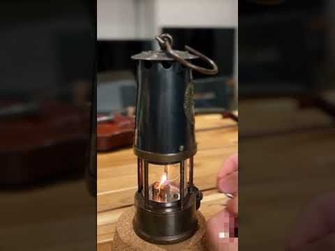 Light up antique lamp