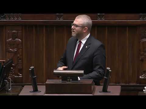 Grzegorz Braun krytykuje rząd za wpływ na wychowanie nieletnich