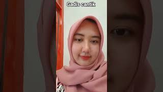 Download lagu gadis cantik mp3