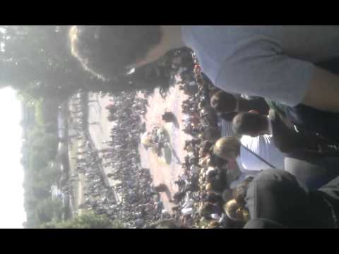 Yuxi singing Bad Romance in Mauerpark (May 29, 2011)