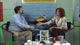 preview picture of video 'Keepin It Green:Marine Mammal Rescue and Rehabilitation with the Riverhead Foundation'