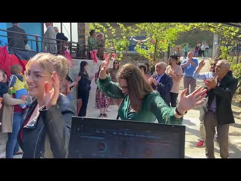 Krushqit Gjerman Marin Nusen Ne Berat - Momenti kur Vijn Krushqit nga Gjermania